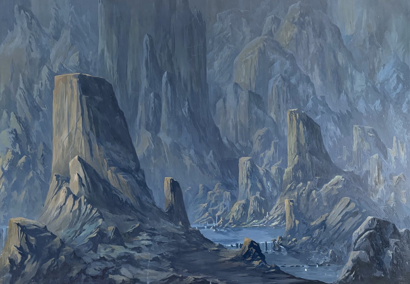 Monolithes au fond du canyon bleu.